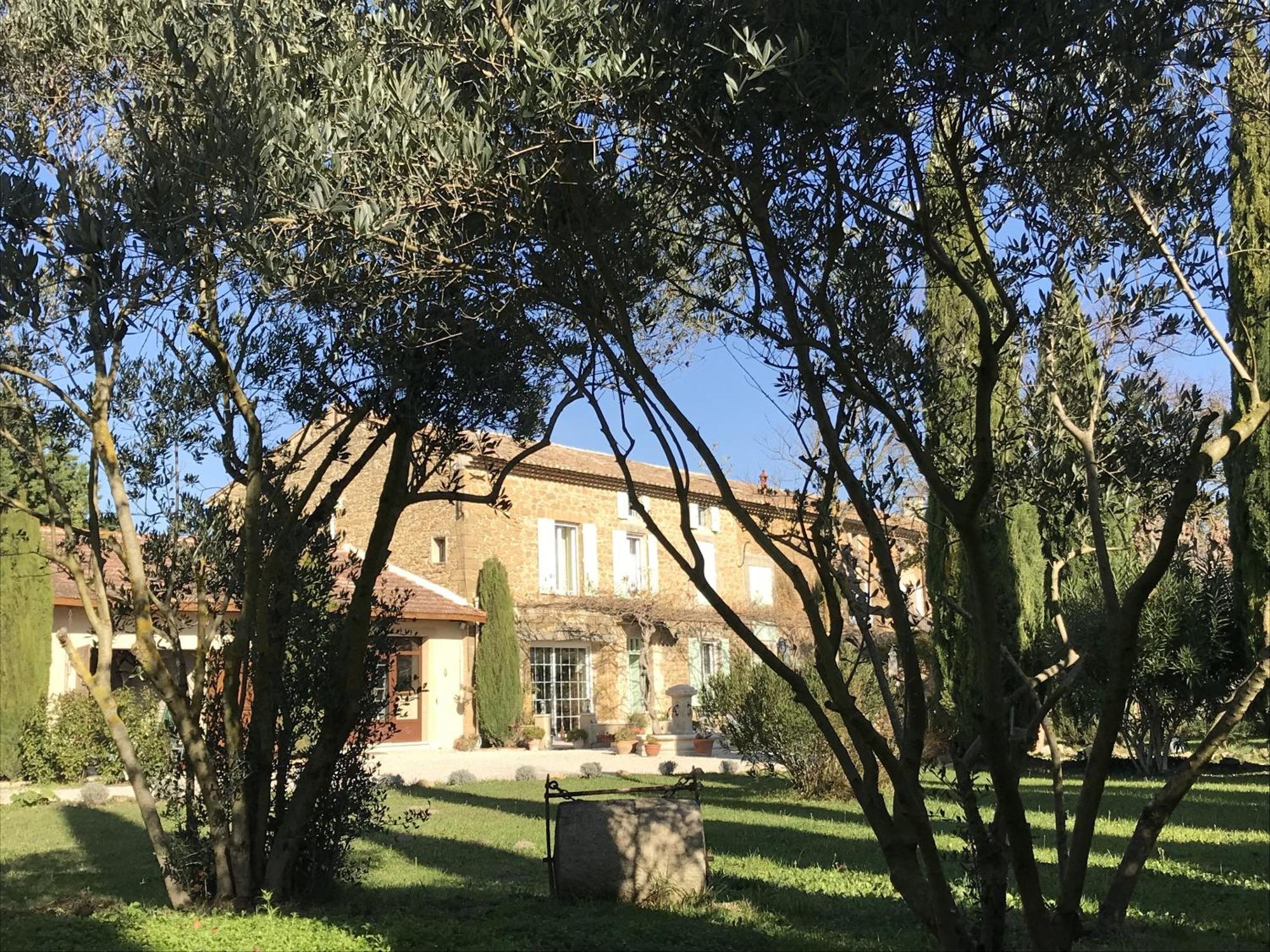 Fontaine Des Magnarelles Hotell Althen-des-Paluds Exteriör bild