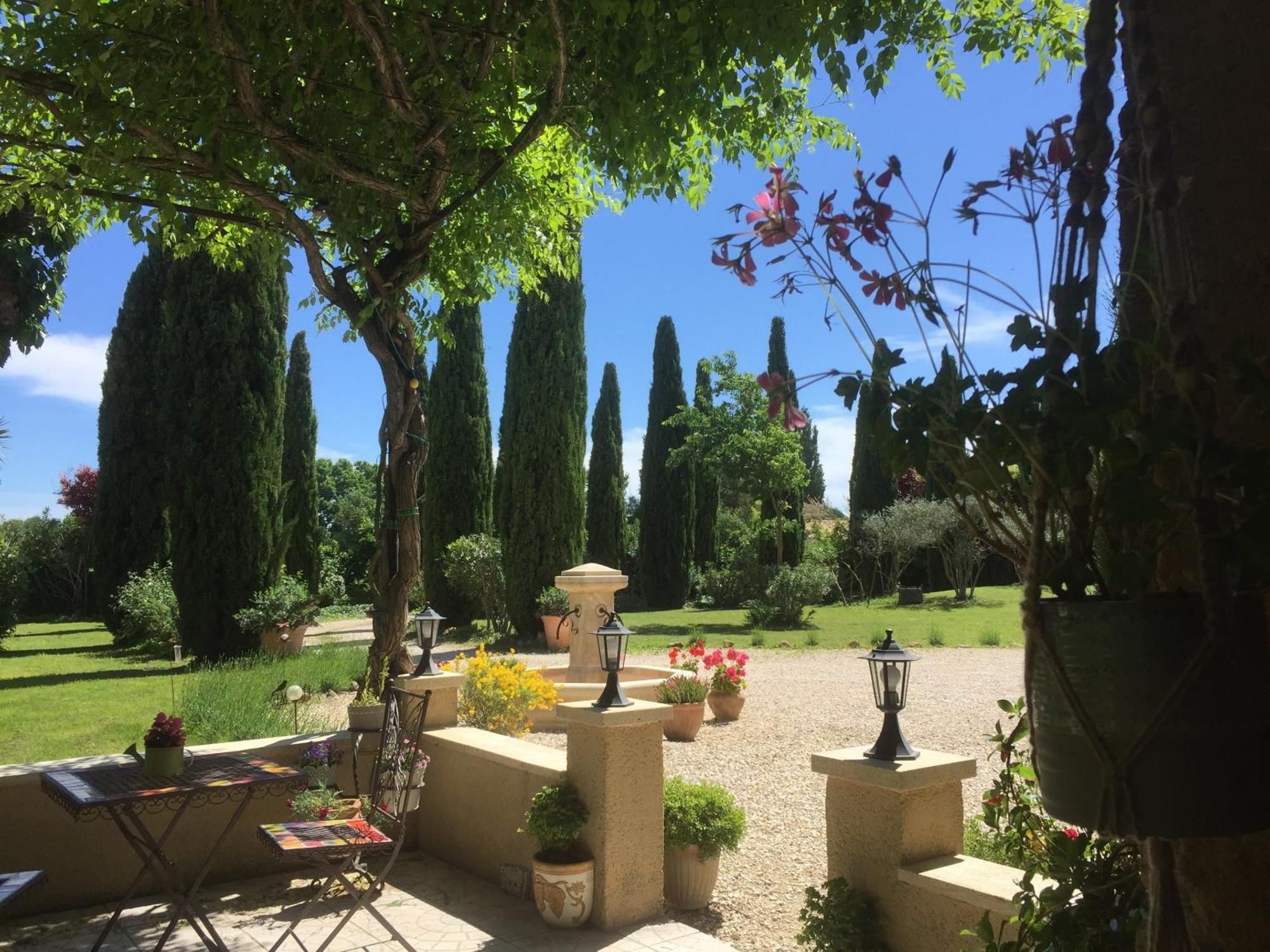Fontaine Des Magnarelles Hotell Althen-des-Paluds Exteriör bild